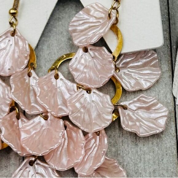 Carol for Eva Graham Pink Shell Dangle/Drop Earrings. NWT! New! - Picture 5 of 5